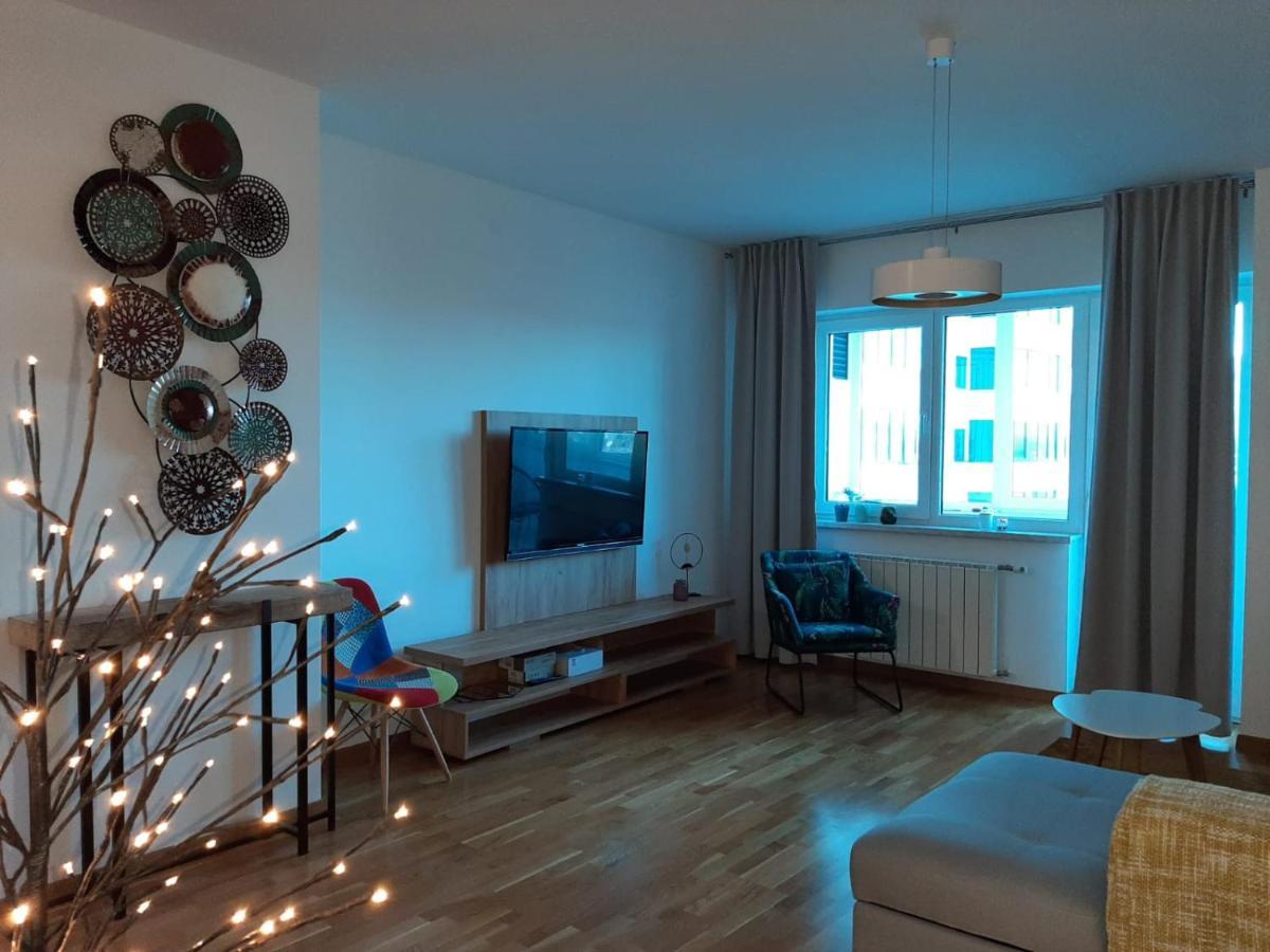 Bright, Modern & Cozy Apartment Tuzla Exteriör bild